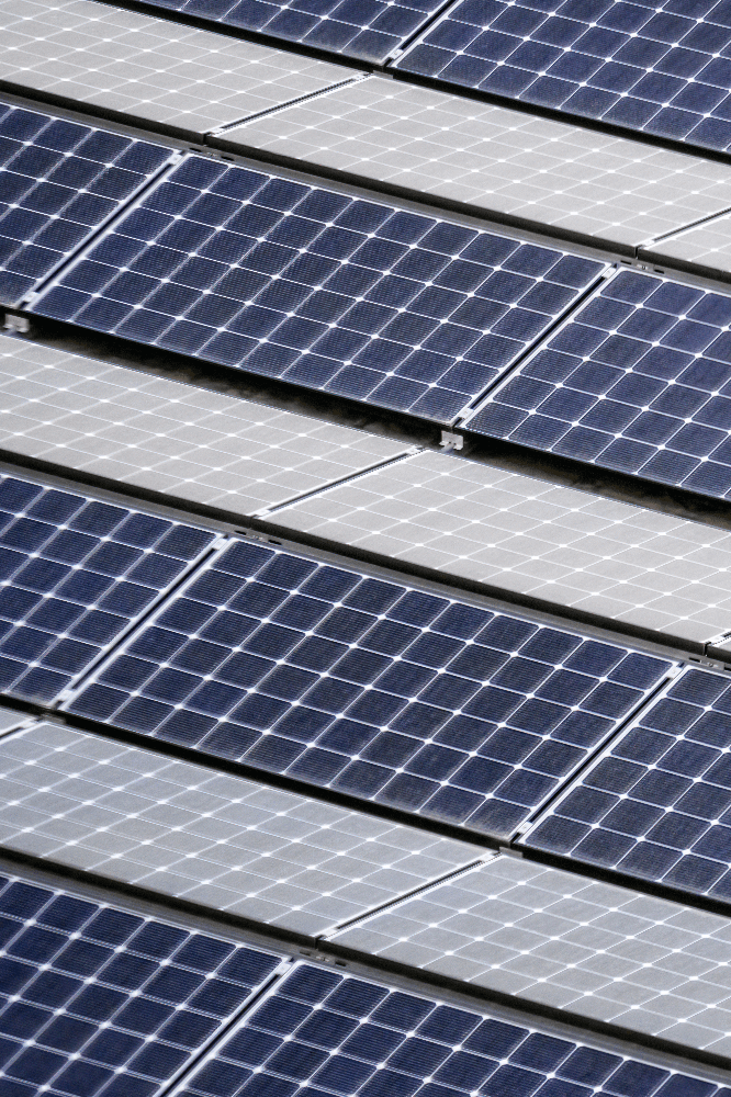 solar-panels-on-the-rooftop-of-a-building-2022-09-15-02-26-03-utc_666 (1)